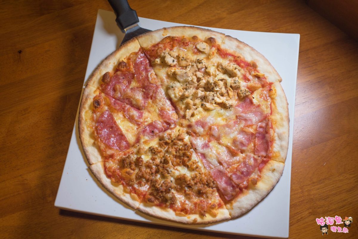 【高雄左營美食】Pizza Rock - 純正義式薄片披薩，可內用/外帶/外送，就是要跟pizza rock一下
