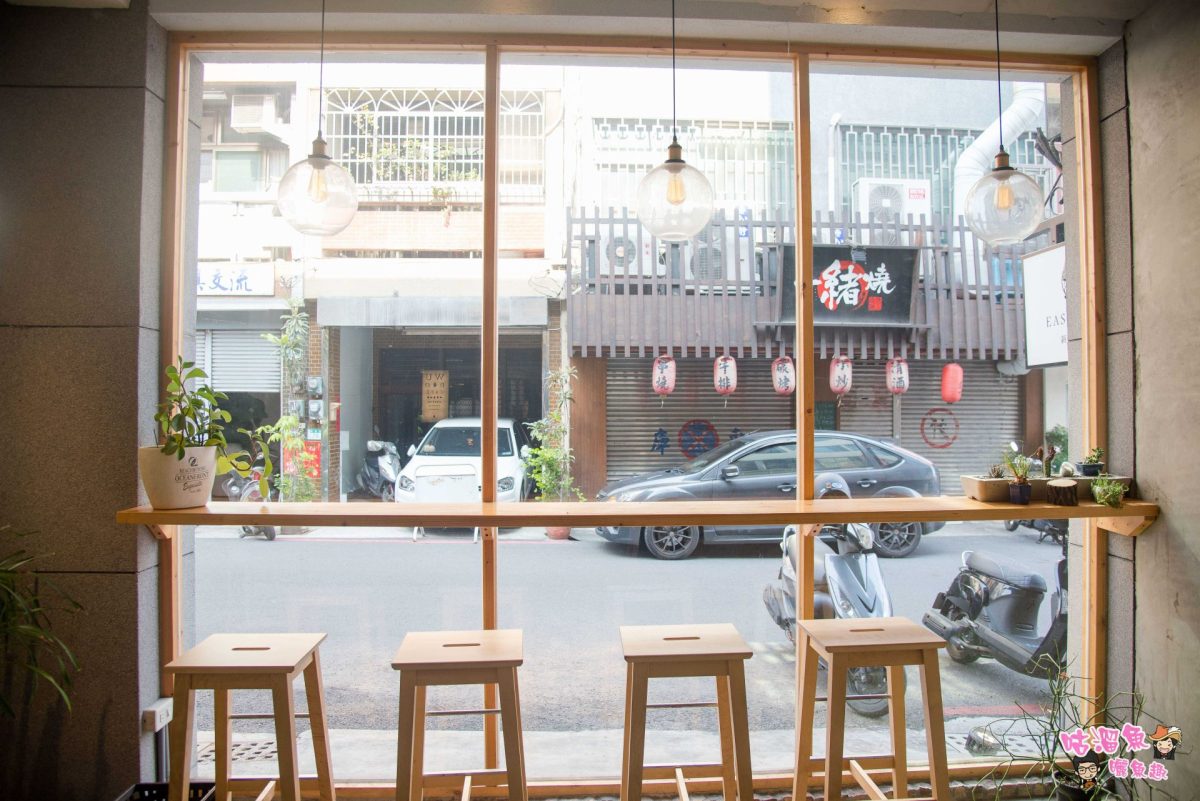【台南美食】熨斗目花珈琲 珈哩 WUDAO cafe - 老宅打造的特色好拍店，一個與朋友聊天聚餐的愜意好所在
