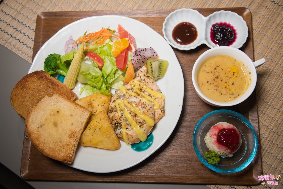 【高雄美食】找。是吉 和食珈琲 - 美術館早午餐！日式昭和時代風格的特色店家，餐點豐富且營養均衡，非常值得推薦！