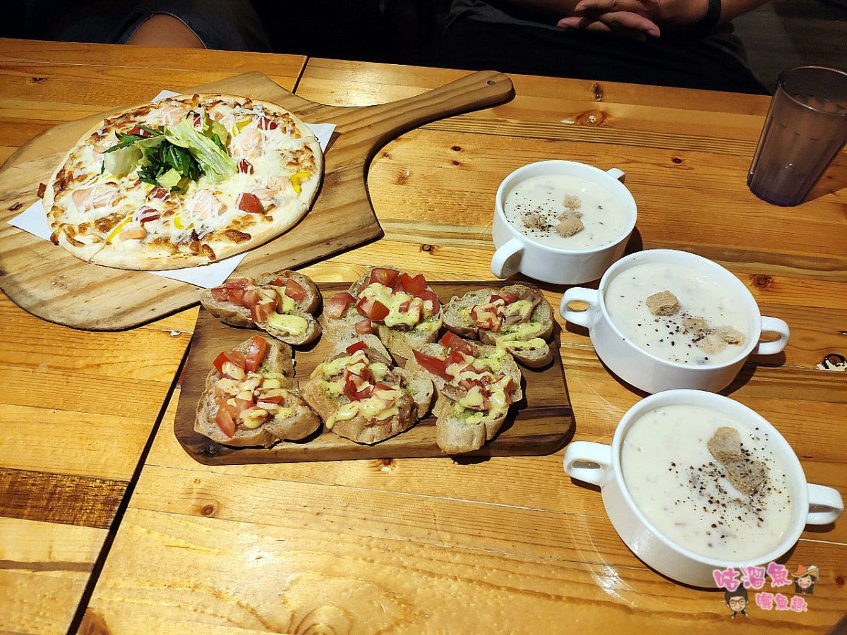 【台南新營美食】Home City - 低調小木屋風格的餐廳，餐點提供項目有義大利麵|燉飯|披薩|焗烤|茶飲