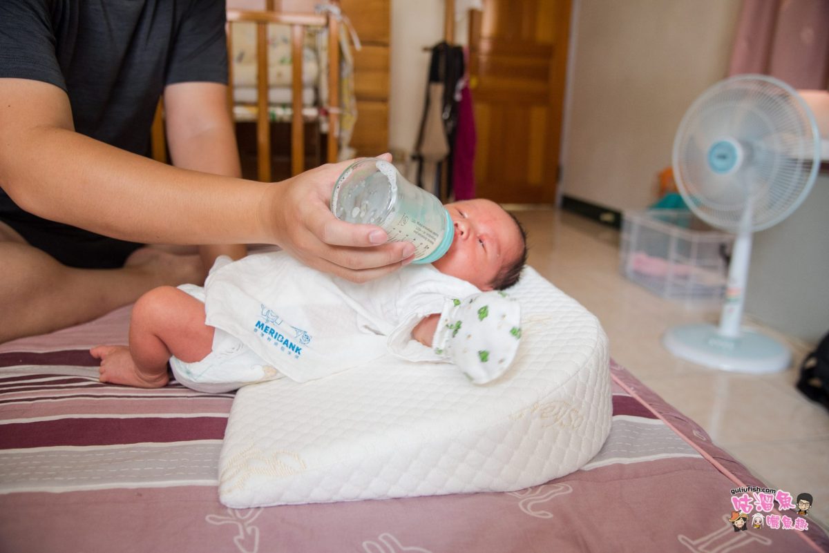 【母嬰用品推薦】GreySa格蕾莎 母嬰專用仰角枕 - 喝奶輔助的斜坡枕，防吐奶、防溢乳，也可以是孕期托腹枕