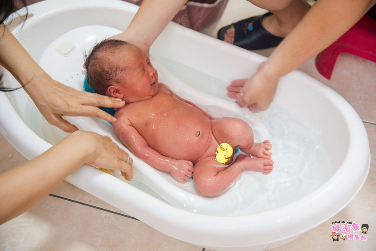 【嬰兒洗澡用品推薦】美國 Born Fair 天鵝自動出水淋浴澡盆 - 給寶寶一個享受級的洗澡神器，0歲到6歲適用！