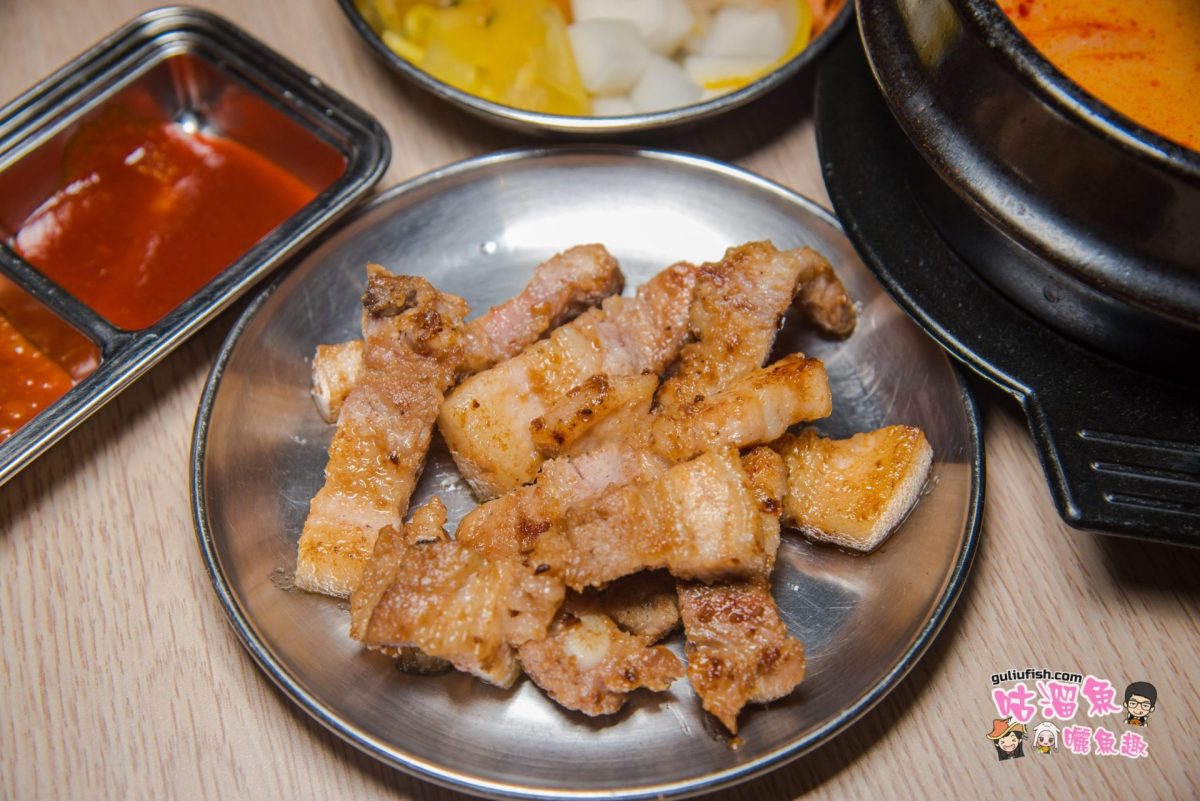 高雄美食》超人氣韓式料理店，32種韓式料理吃到飽！還有小菜/指定飲品/冰品免費吃：槿韓食堂