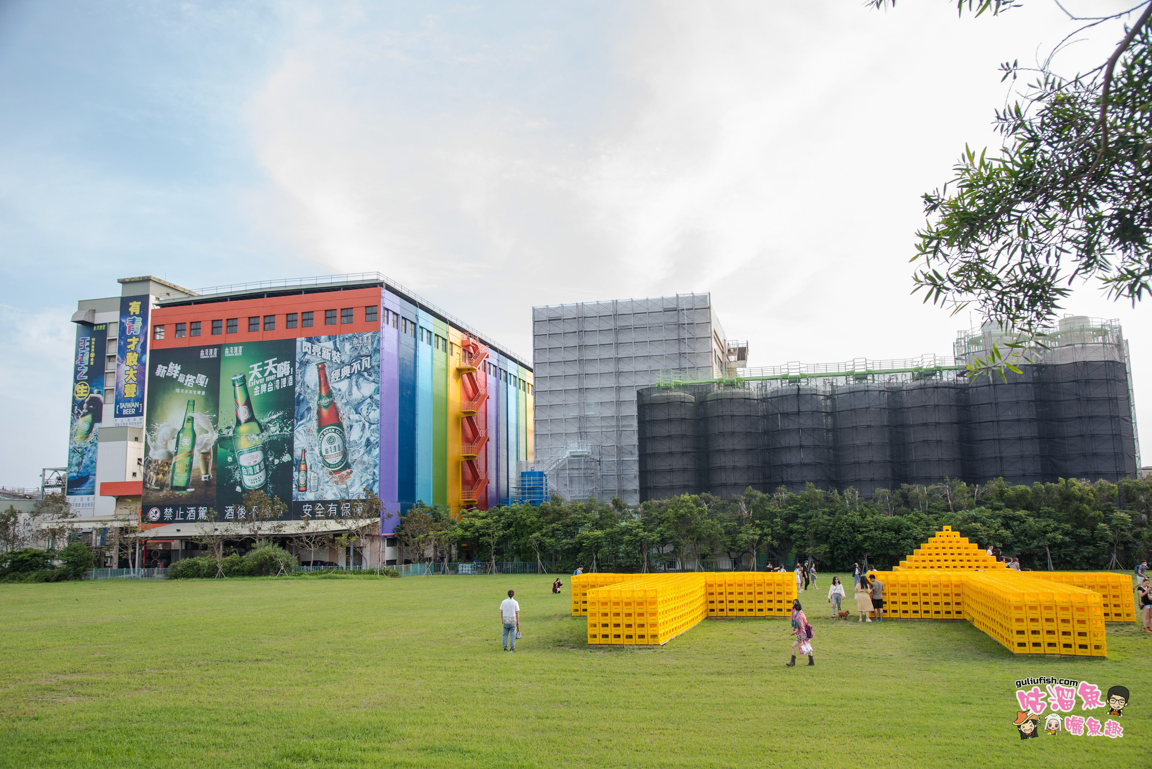 苗栗景點》竹南啤酒廠：巨型藝術彩繪酒桶及3D彩繪超好拍！超大綠地有特色藝術裝置也可遛小孩