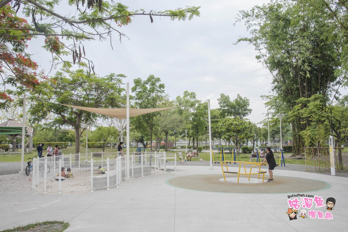 高雄親子景點》免費玩！竹林主題的特色親子公園，岡山河堤公園共融遊戲場
