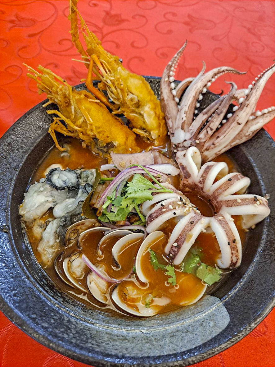屏東美食》網美親子迷你樂園好玩又好拍，黃金蝦無毒泰國蝦餐廳獨特海水SPA新鮮必吃！