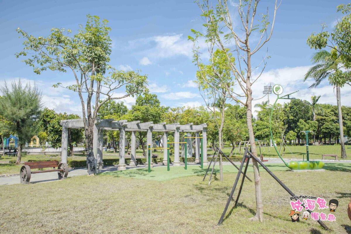 屏東親子景點》南洲環保公園 兒時回憶的懷舊四色外星寶寶所打造的親子共融公園