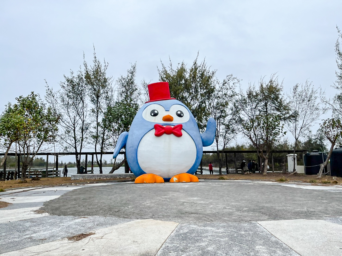 七股鹽山 2023最新巨型吉祥物 鹽擔下的獨白，台灣最費力的挑鹽擔夫！還有歷年可愛造景一次拍個夠