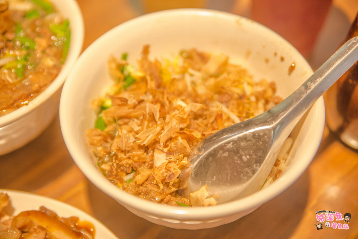 在地人氣傳統小吃老店 榕樹下米苔目，就算搬家了也是凡來到必吃的回憶美食