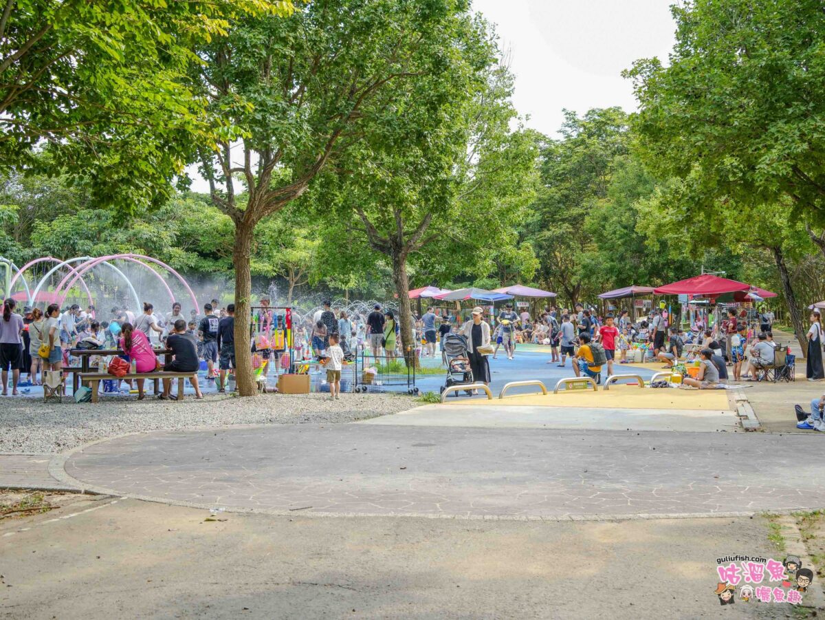 大雅中科公園 | 台中免費親子戲水區推薦！盡情打水仗的好地方，無論大人小孩皆玩得不亦樂乎