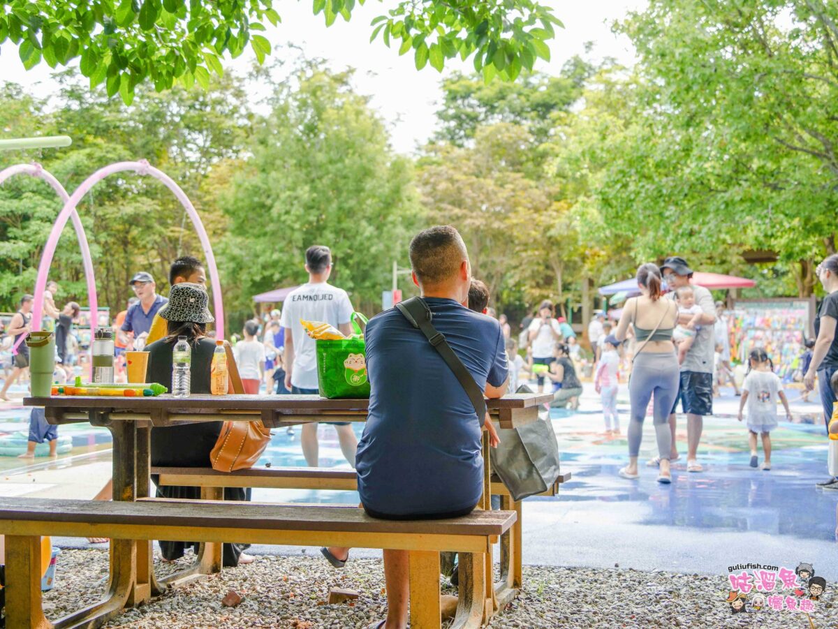 大雅中科公園 | 台中免費親子戲水區推薦！盡情打水仗的好地方，無論大人小孩皆玩得不亦樂乎