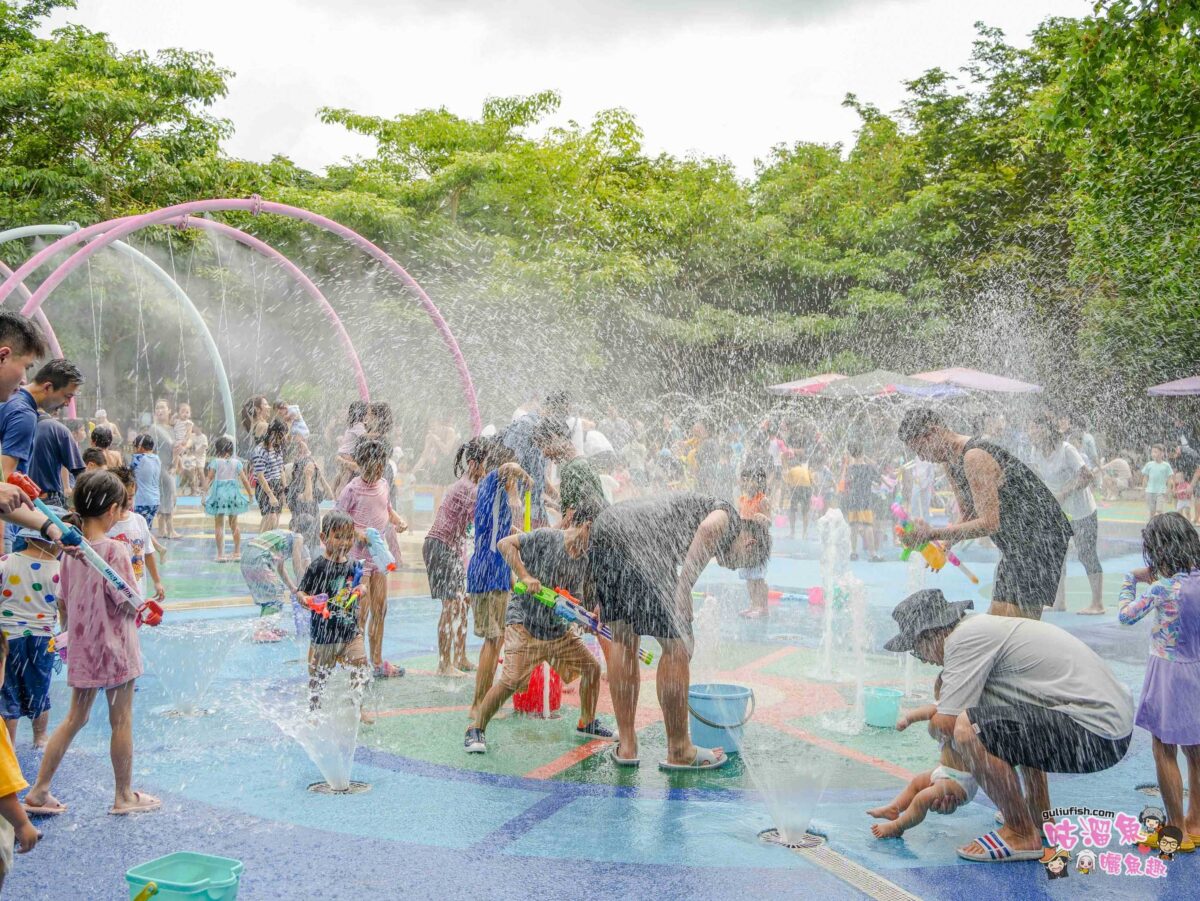 大雅中科公園 | 台中免費親子戲水區推薦！盡情打水仗的好地方，無論大人小孩皆玩得不亦樂乎