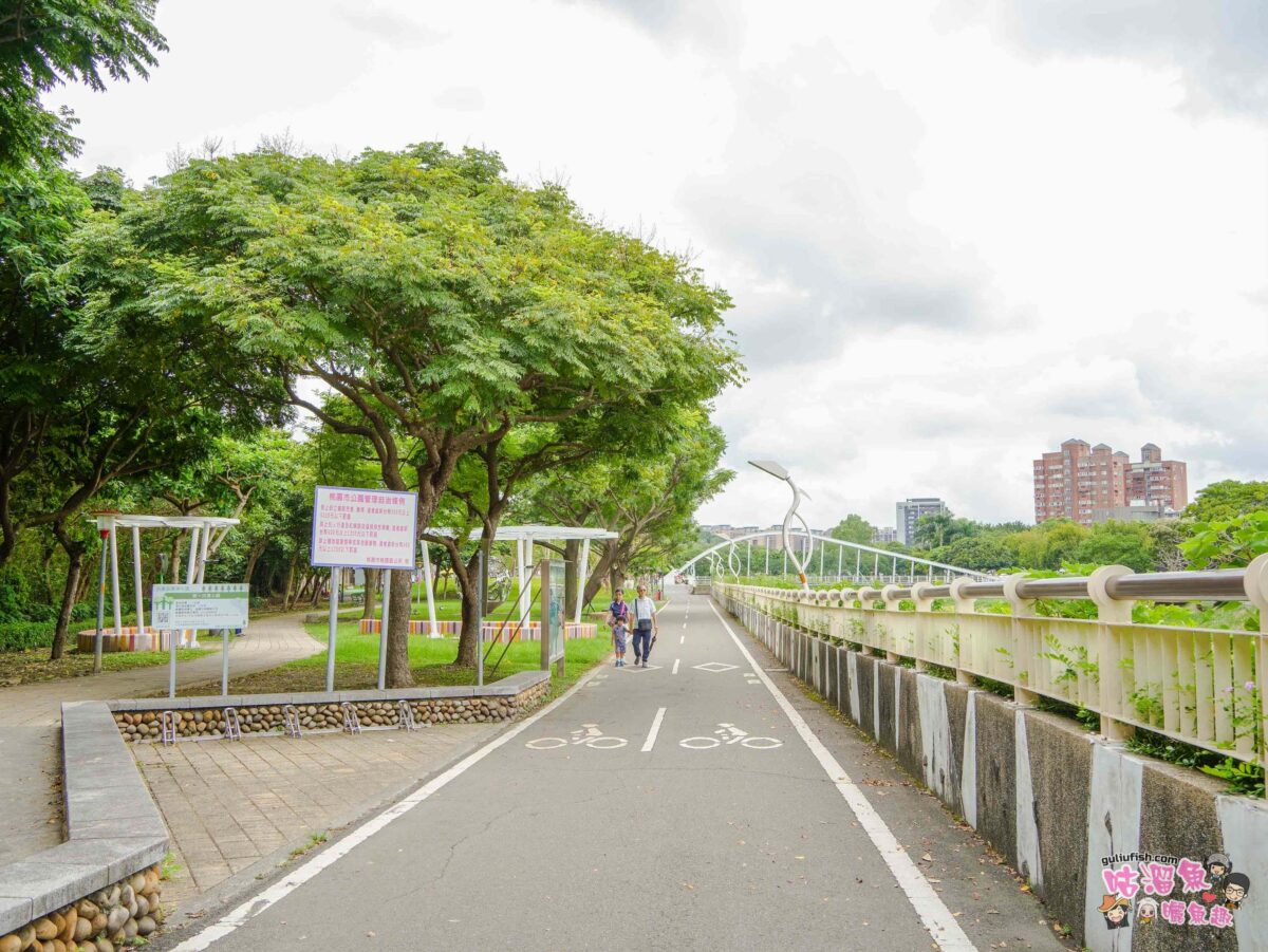 南崁溪桃園區第一河濱公園共融式遊戲場 | 桃園免費親子景點推薦！結合七感體驗打造適合全齡的遊憩環境， 還可騎自行車觀賞河景十分愜意