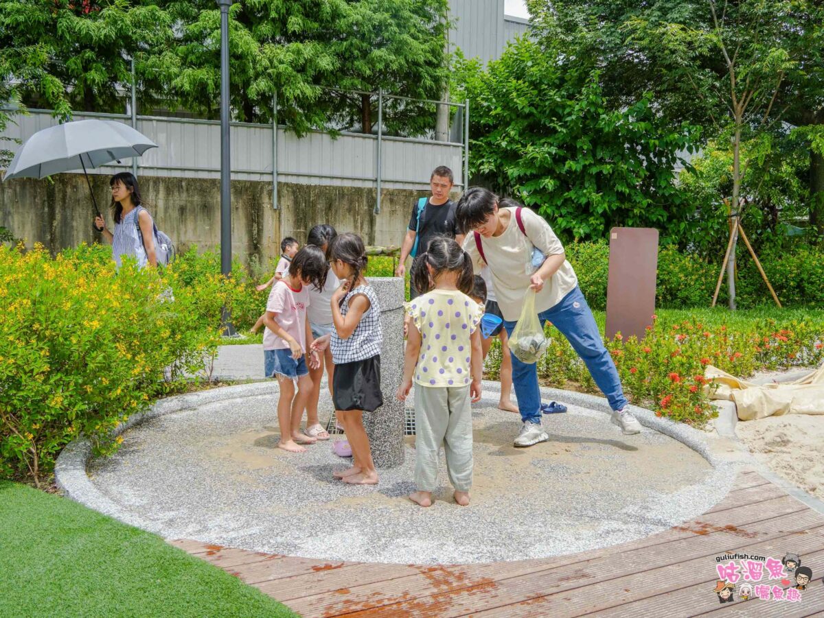 南崁溪桃園區第一河濱公園共融式遊戲場 | 桃園免費親子景點推薦！結合七感體驗打造適合全齡的遊憩環境， 還可騎自行車觀賞河景十分愜意