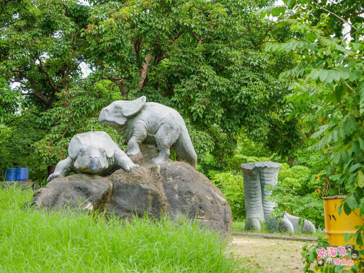 中州體育公園(仁德恐龍公園) | 台南仁德免費景點，恐龍骨骸及小恐龍出沒，尋找侏羅紀