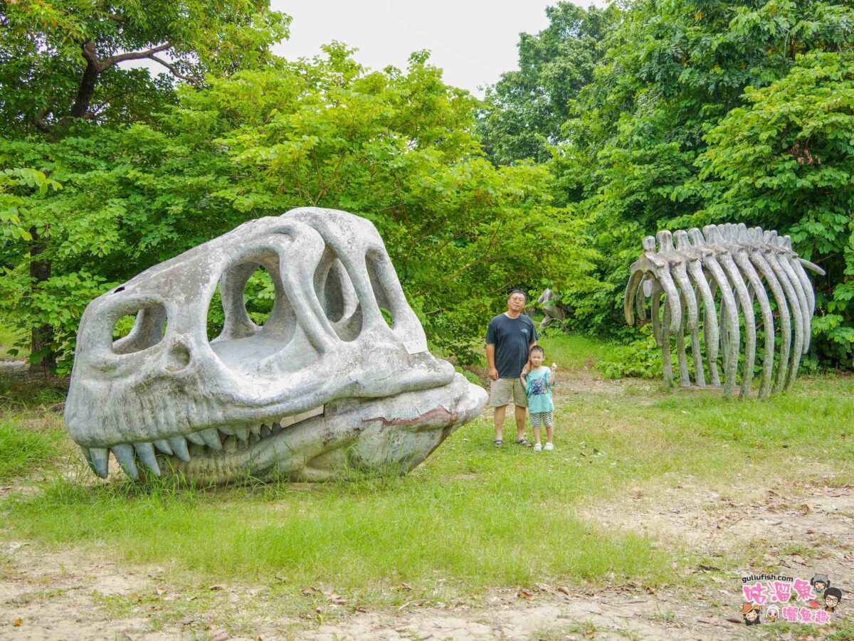 中州體育公園(仁德恐龍公園) | 台南仁德免費景點，恐龍骨骸及小恐龍出沒，尋找侏羅紀