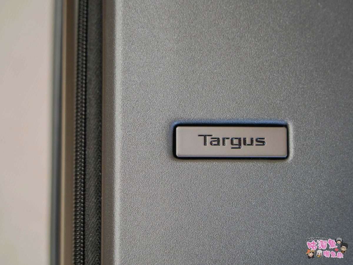 Targus Pro-Tek 科技防護 20吋登機箱 | 方便筆電收納輕鬆拖著走，耐用、好裝又輕巧，讓旅行輕鬆自如