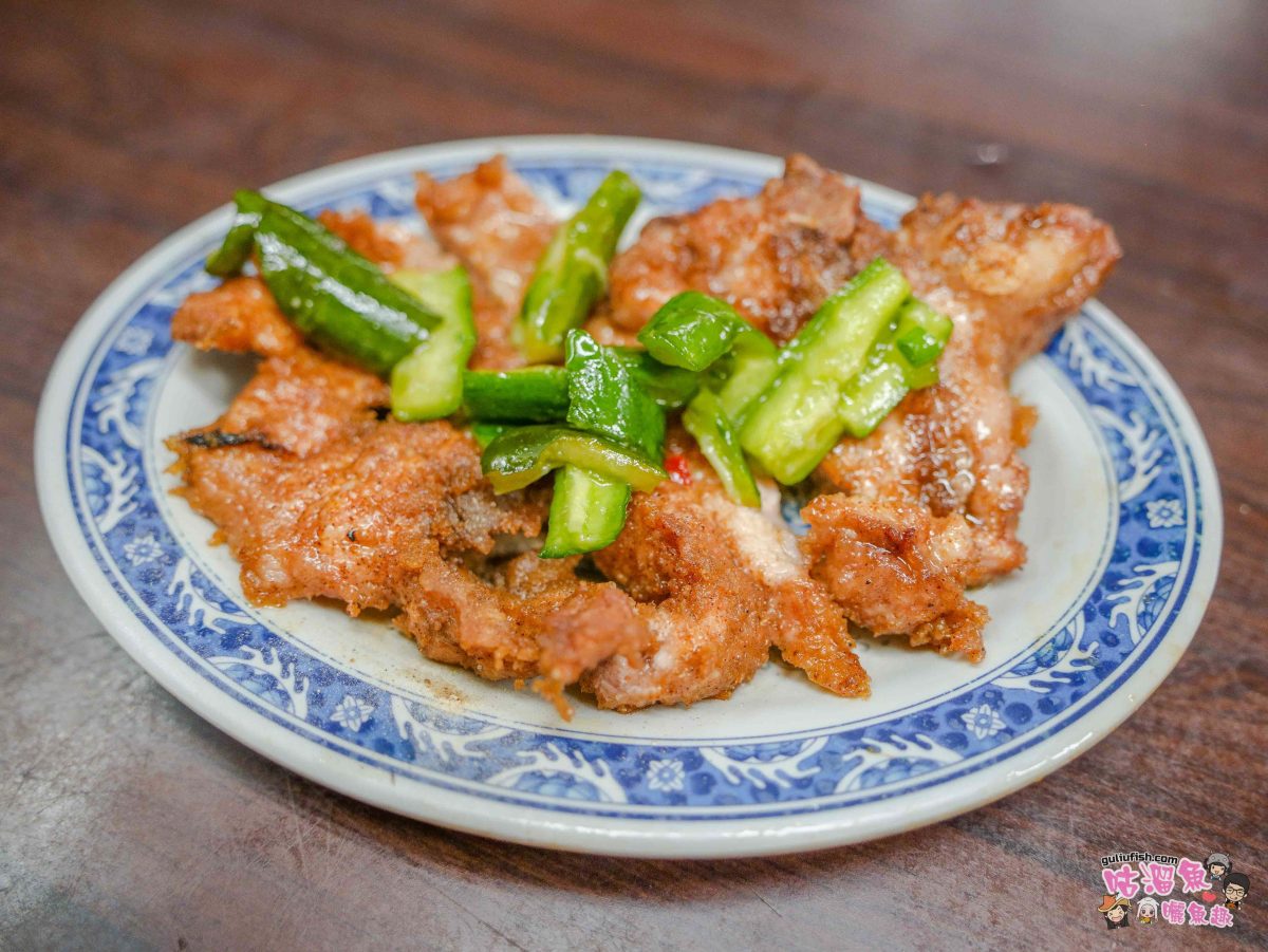 老牌牛肉拉麵大王 | 隱藏巷弄市場裡飄香70年以上的老店，生意很好排隊也要吃