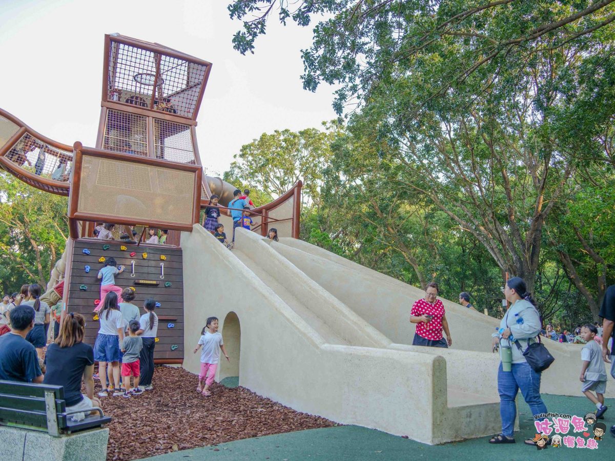 高雄親子景點》高雄都會公園 時間之鳥共融遊戲場 | 趣味主題遊具設施集結多特色，家長可一旁陪同也可野餐