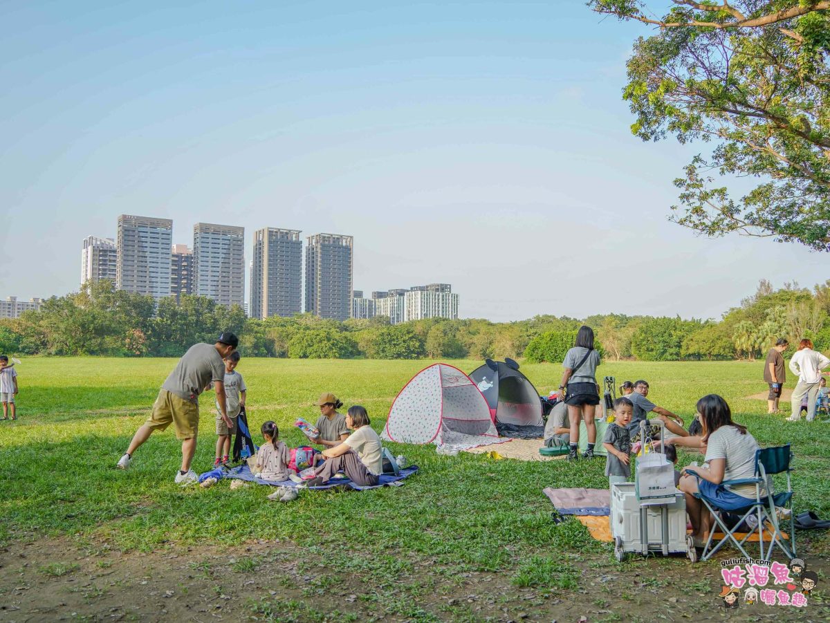 高雄親子景點》高雄都會公園 時間之鳥共融遊戲場 | 趣味主題遊具設施集結多特色，家長可一旁陪同也可野餐