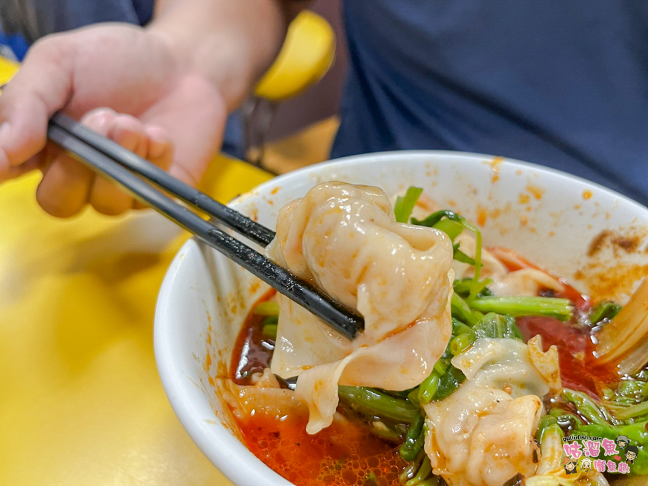 高雄楠梓美食》上典牛肉麵 | 每日熬煮湯頭且肉很大塊，老闆沒在怕人吃