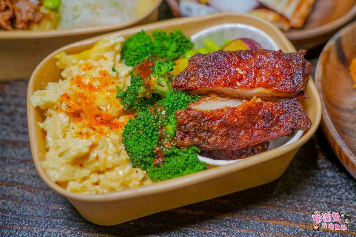 台中北區美食》厭世夯肉．總部 | 科博館人氣早午餐推薦！十勝炭火燒肉餐盒加倍肉量飽足又好吃，還有多項特色餐點