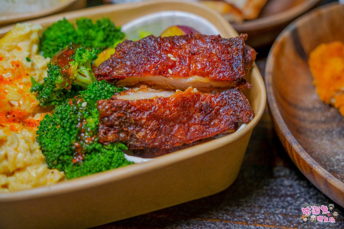 台中北區美食》厭世夯肉．總部 | 科博館人氣早午餐推薦！十勝炭火燒肉餐盒加倍肉量飽足又好吃，還有多項特色餐點