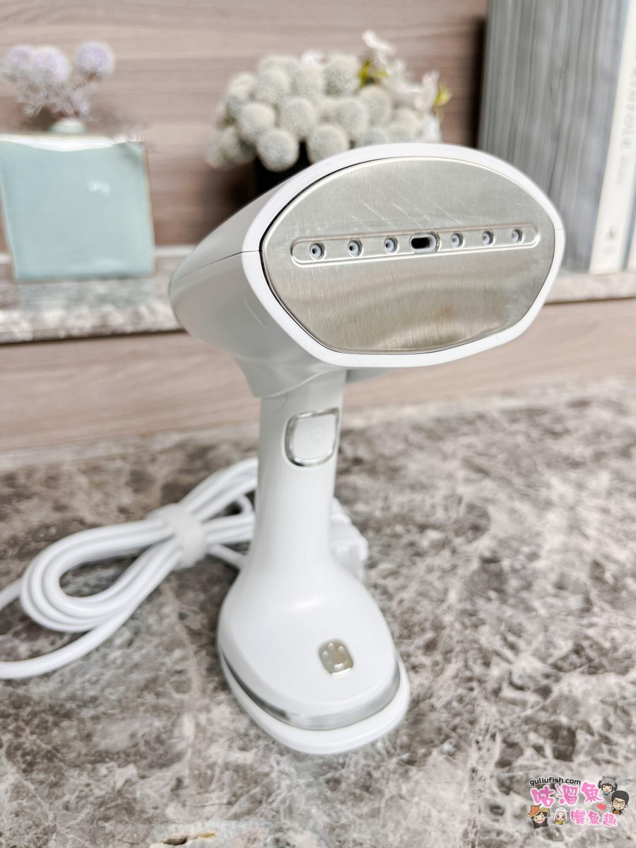 YAMASAKI 山崎家電 | 吹風機、掛燙機皆折疊好便攜，規格為全球通用，外出旅遊的好幫手