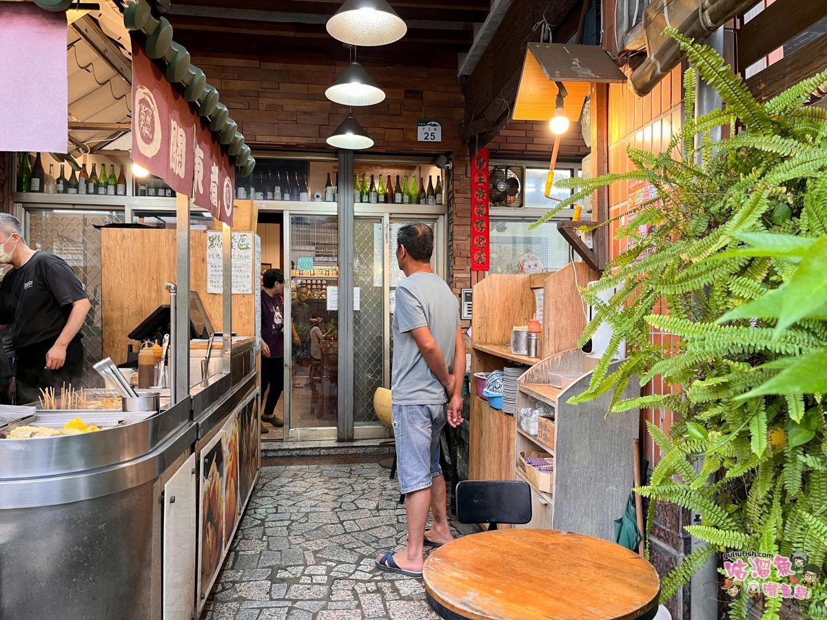 高雄梓官美食》腸大爺 | 懷舊復古小店裡收藏多樣日式小物，一間販售關東煮、蚵仔大腸麵線、大腸香腸、烤物等