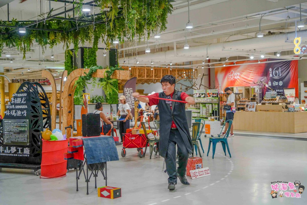 南投景點》樹德半山夢工廠 | 夢幻趣味多元室內景點！擁有全球最大室內木構巨樹、全台室內最高攀岩牆，好吃好玩一站滿足