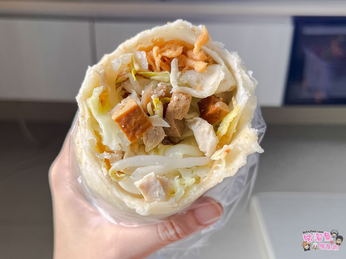 高雄美食》春捲小舖 | 高醫便宜大顆又餡料超飽滿的平價美食