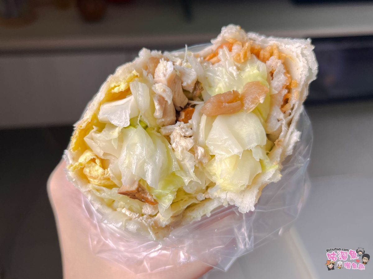 高雄美食》春捲小舖 | 高醫便宜大顆又餡料超飽滿的平價美食