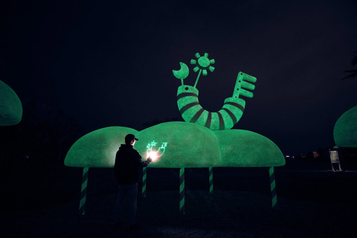 屏東景點》雲光島-青洲濱海遊憩區 | 不插電夜晚會自動發光的新亮點！晚上可用手電筒作畫，白天則是野餐放鬆好地方