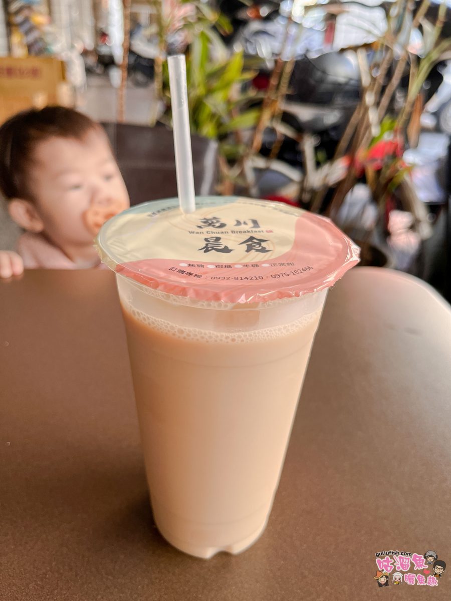 高雄美食》萬川晨食 | 後驛熱河街上常常排隊的早餐店，外酥內軟的蛋餅最受歡迎