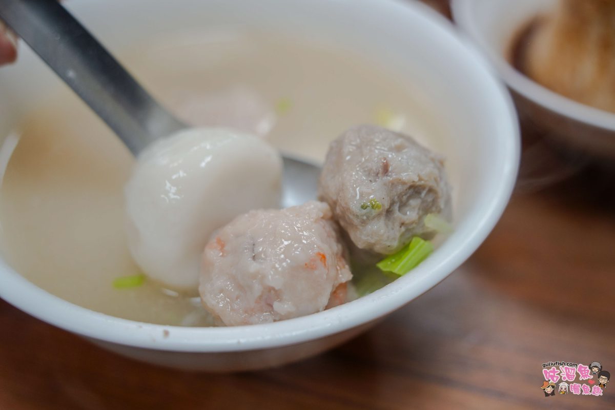 高雄美食》清溪小吃部 | 飄香逾七十年老店，三鳳中街排隊美食，必吃鹹湯圓