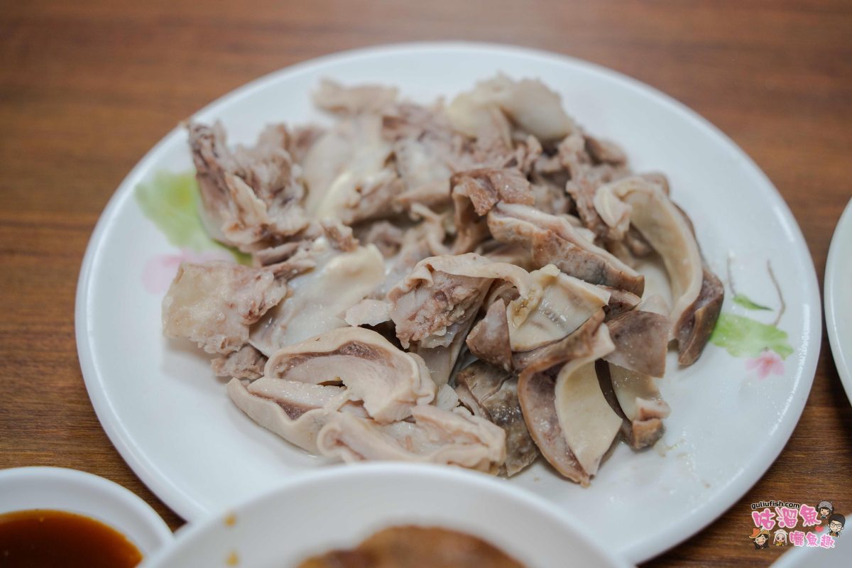 高雄美食》清溪小吃部 | 飄香逾七十年老店，三鳳中街排隊美食，必吃鹹湯圓