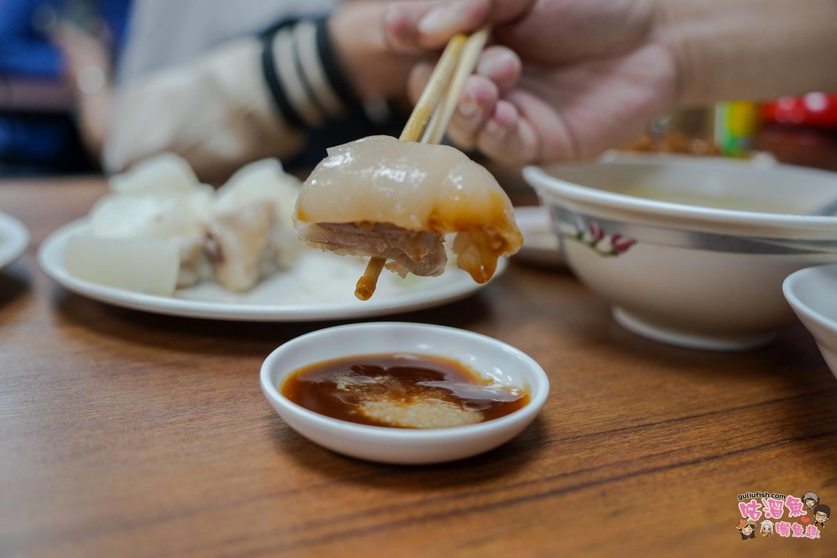 高雄美食》清溪小吃部 | 飄香逾七十年老店，三鳳中街排隊美食，必吃鹹湯圓